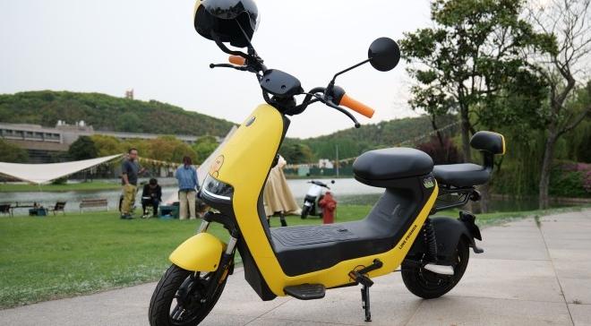 雅迪电动车价格（3500元左右）