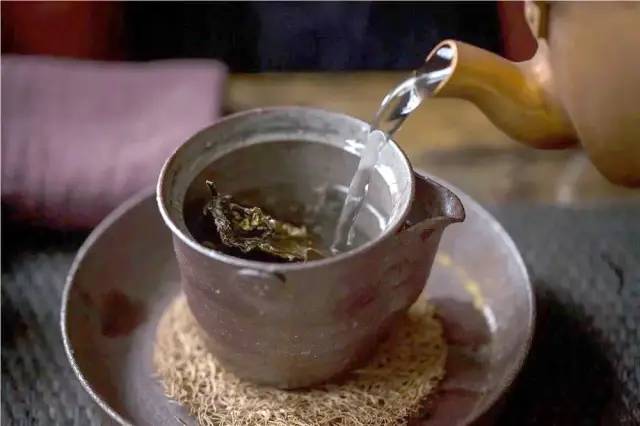 福鼎老白茶价格表（清冽醇柔的正宗福鼎白茶）
