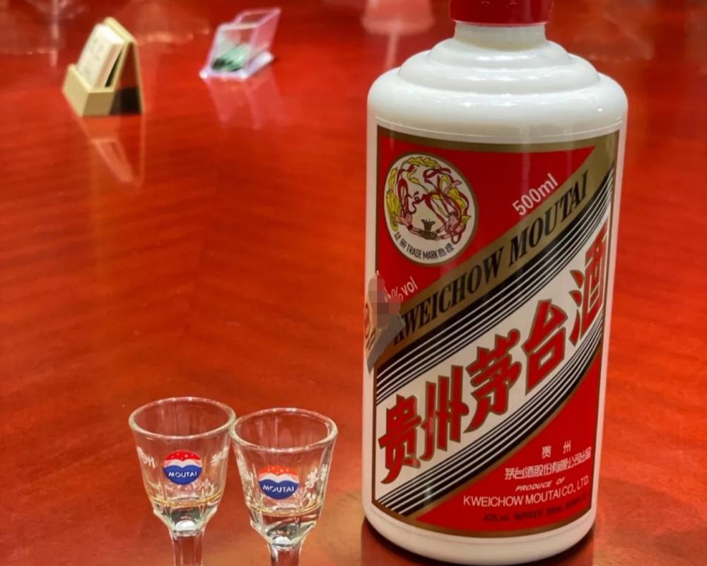 伊力老窖52度价格(酒贵不一定好喝)