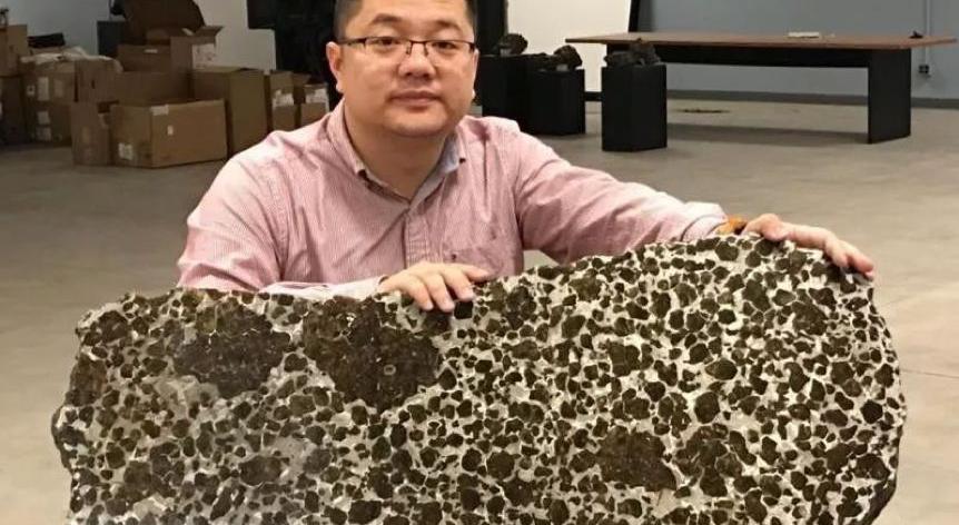 陨石价格和图片（浙江80后收藏上万颗陨石）