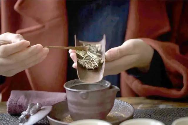 福鼎老白茶价格表（清冽醇柔的正宗福鼎白茶）