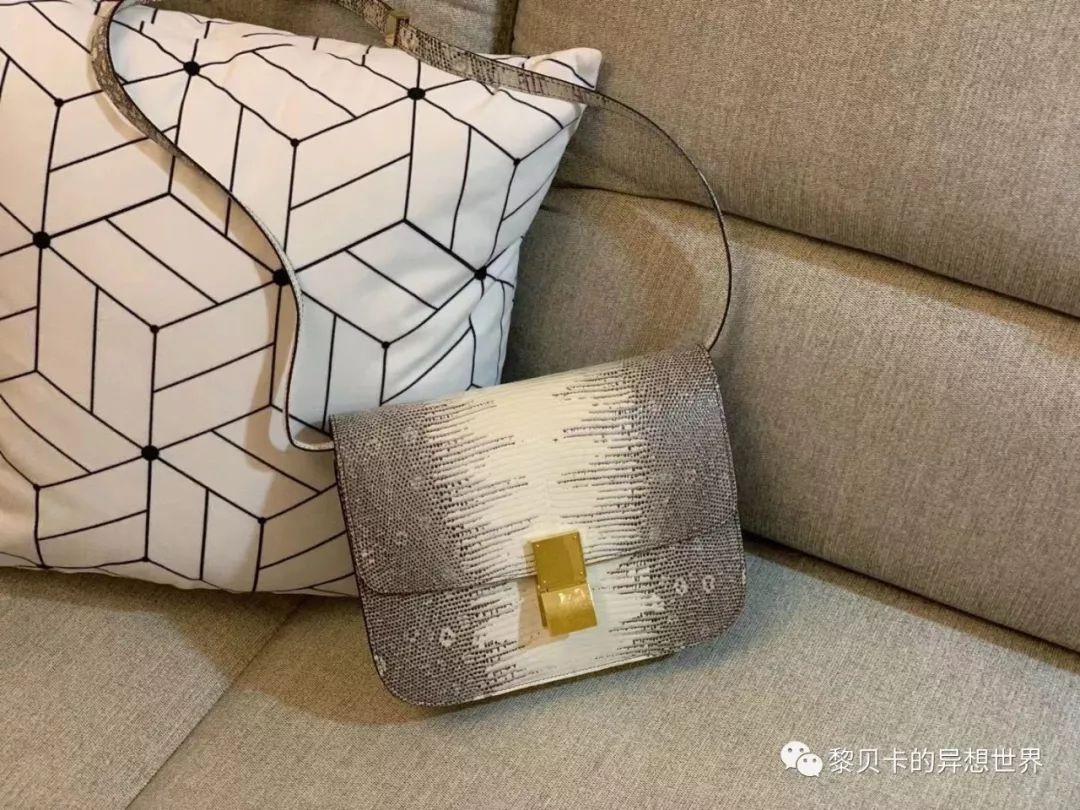 gucci酒神包迷你价格（她们说这个单品用十年还会心动）