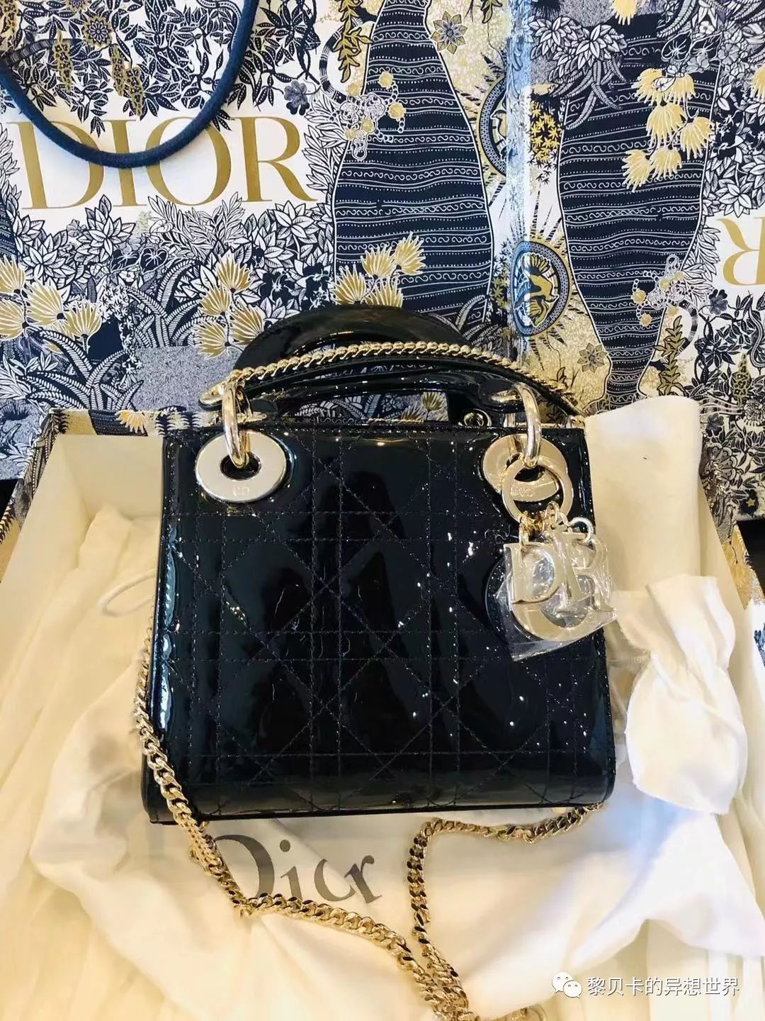 gucci酒神包迷你价格（她们说这个单品用十年还会心动）
