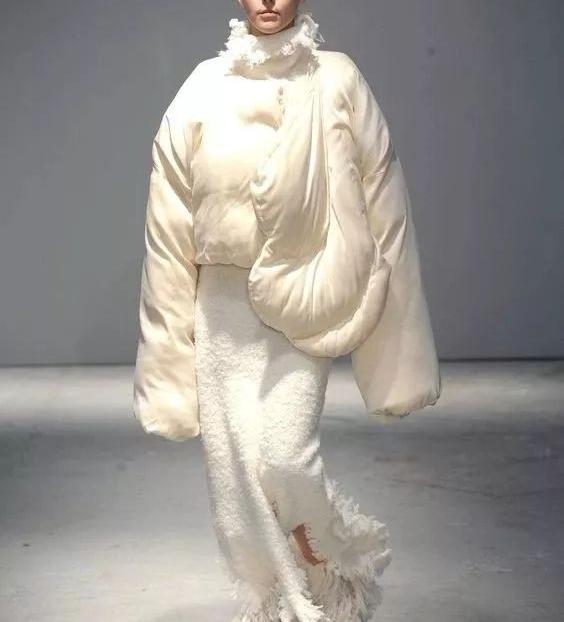 羽絨服價(jià)格一般多少錢（帶你了解最全的羽絨服選購知識(shí)）