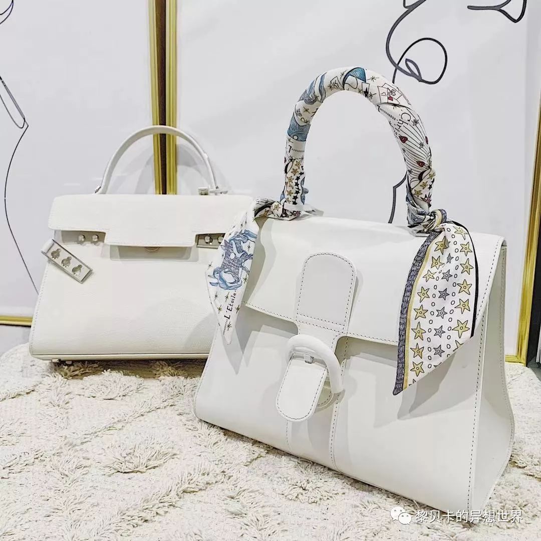 gucci酒神包迷你价格（她们说这个单品用十年还会心动）
