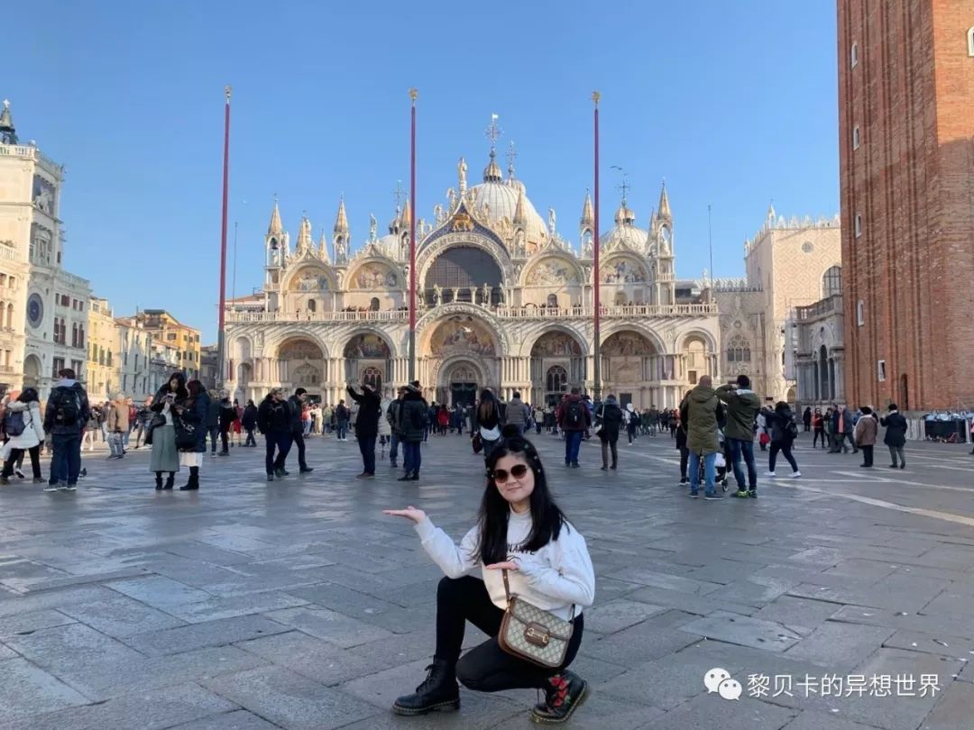gucci酒神包迷你价格（她们说这个单品用十年还会心动）