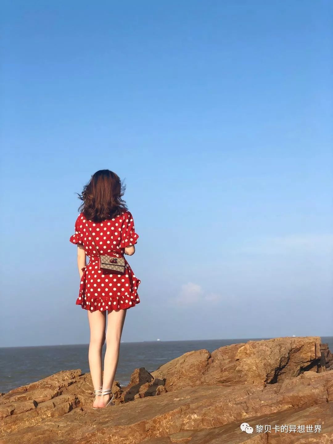 gucci酒神包迷你价格（她们说这个单品用十年还会心动）
