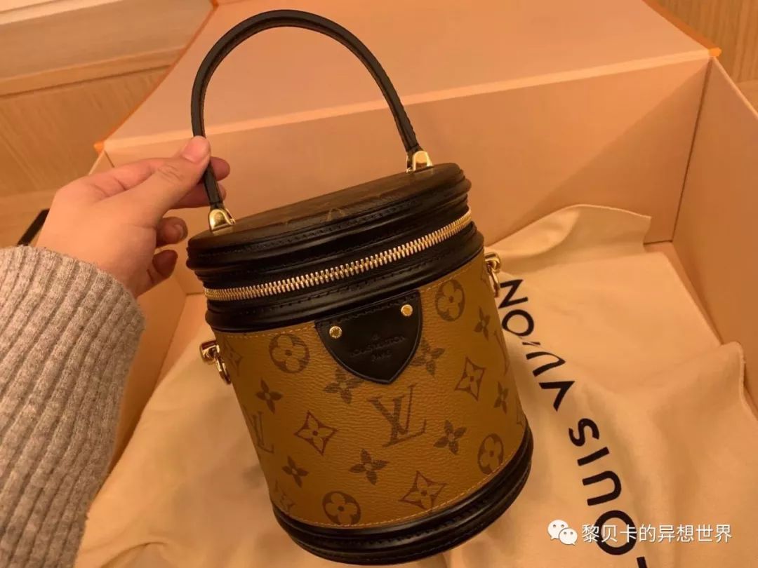 gucci酒神包迷你价格（她们说这个单品用十年还会心动）