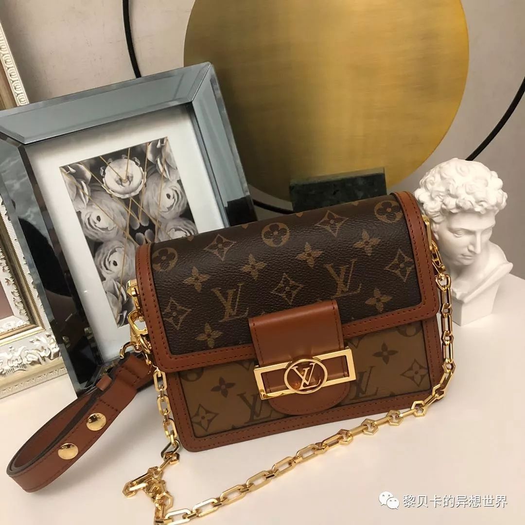 gucci酒神包迷你价格（她们说这个单品用十年还会心动）