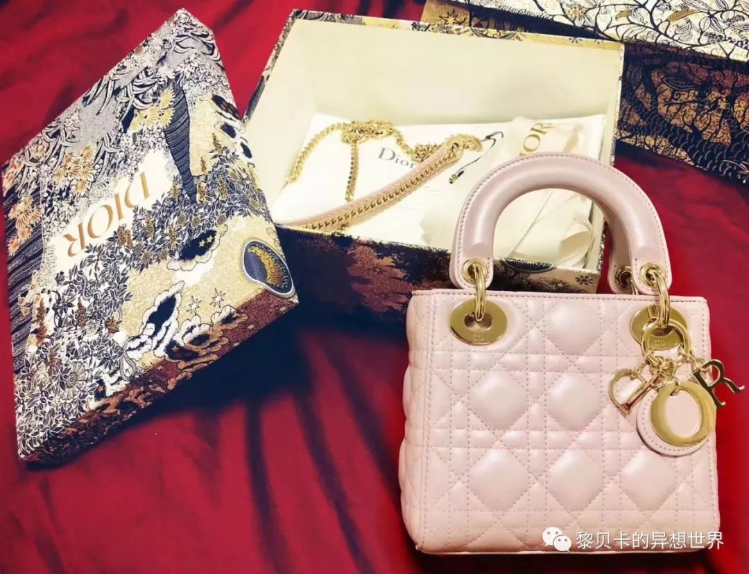 gucci酒神包迷你价格（她们说这个单品用十年还会心动）
