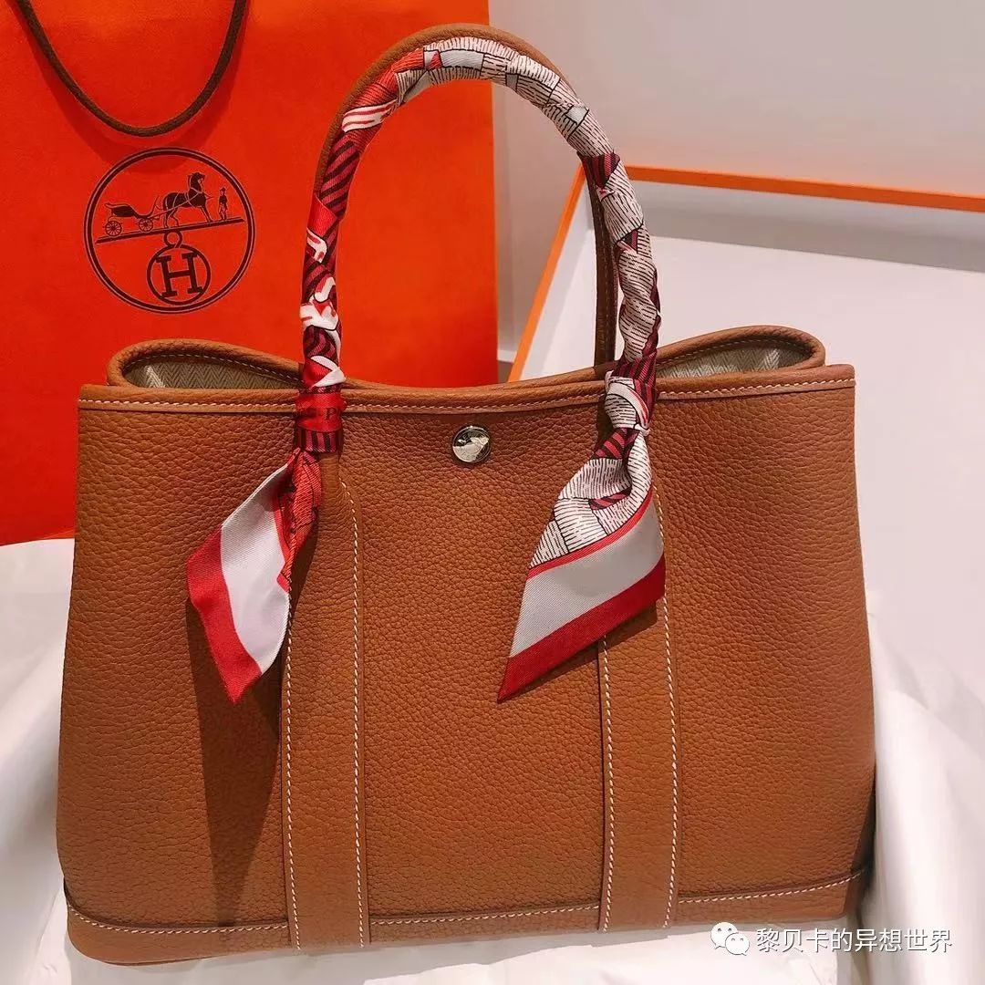 gucci酒神包迷你价格（她们说这个单品用十年还会心动）