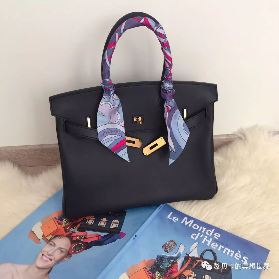 gucci酒神包迷你价格（她们说这个单品用十年还会心动）