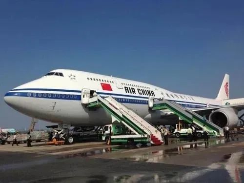 787飞机价格（一票难求）