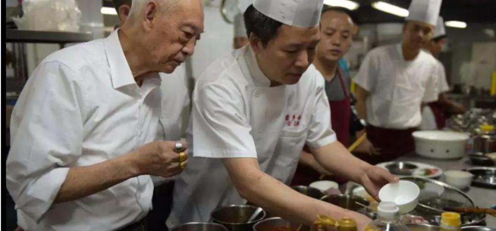 开个茶餐厅要多少钱（江西男人开餐厅）