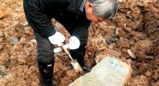 朱砂石原石多少钱一克（甘肃出土17块石板）