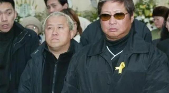 峡谷柔情多少钱一包（亚洲飞人柯受良葬礼）