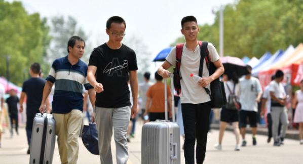 考研一年学费多少钱（从大学到研究生7年需要多少钱）