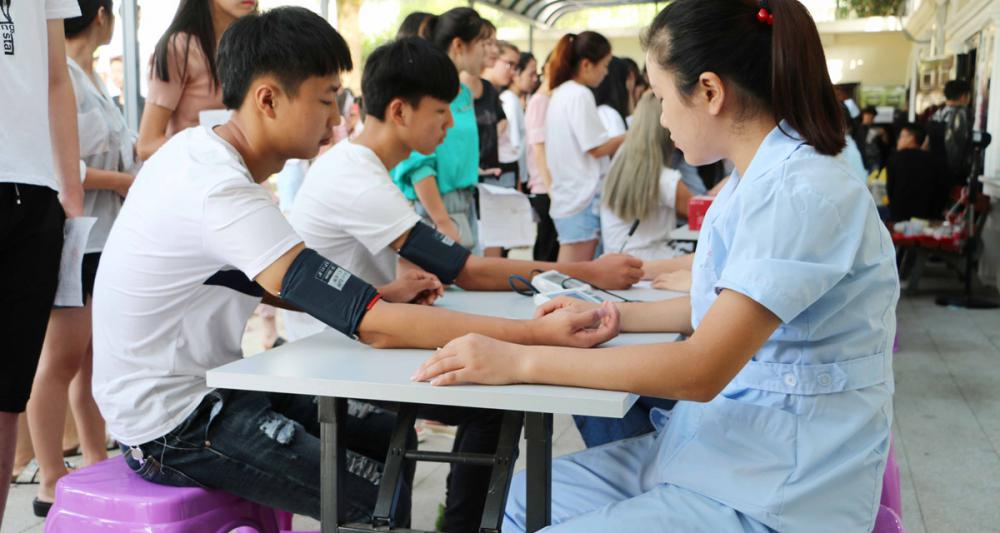 核磁共振检查一次多少钱（价值千万的核磁共振仪）