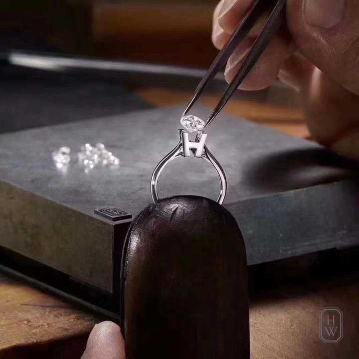 纯银999多少钱一克（收下这篇贵金属干货）