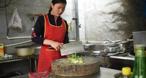 开锁一年能收入多少钱（广西一位老板凭）