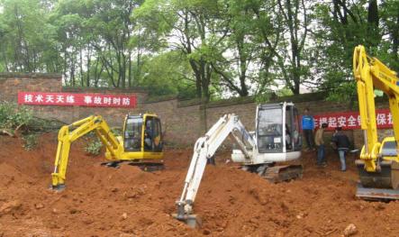 12伏电瓶多少钱（小型挖掘机在冬季无法启动）