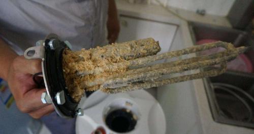 热水器镁棒多少钱一根（你家电热水器里的镁棒多久不换了）
