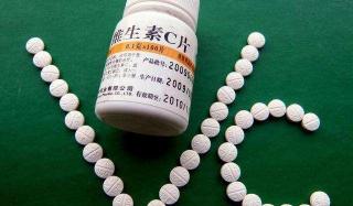 维生素c多少钱一瓶啊（2块钱的维生素C与98元的维生素C）