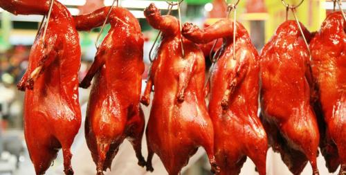 北京烤鸭多少钱一只（菜市场一只活鸭50元）