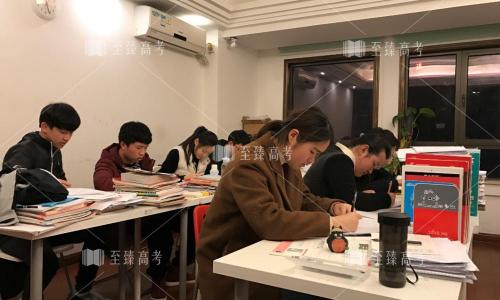艺考文化课补习多少钱（艺考生补文化课哪里好）
