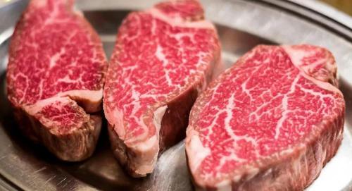 神户牛肉多少钱一斤（2500块钱一斤）