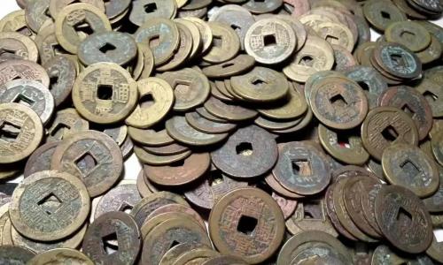 五帝钱一套多少钱（这种康熙钱值3400元）