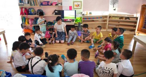 幼儿园一般多少钱（公立幼儿园一个月八九百）
