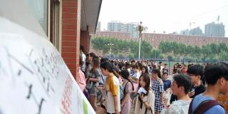 四级考试多少钱（英语四级有多难）