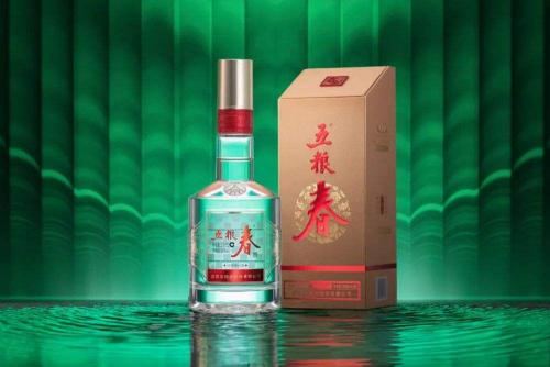 蓝盒黄鹤楼多少钱一包（优质口粮酒推荐）