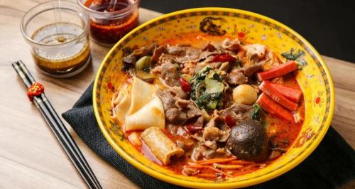 麻辣烫开店投资多少钱（麻辣烫融资千万）
