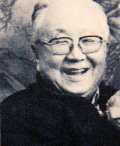 启功的字多少钱一平尺（启功书法难辨真假）