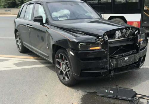勞斯萊斯車標值多少錢（勞斯萊斯庫里南的一個車標居然值20萬元）