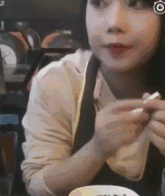 无骨鸡爪多少钱一斤（这是条有口水的新闻）
