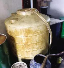 液压油多少钱一桶（假机油1升只卖8块）