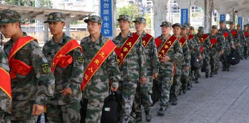 当兵2年退伍后给多少钱（大学生当两年义务兵退伍可以拿多少钱）