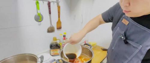 无骨鸡爪多少钱一斤（花250买材料自制月入3万的无骨鸡爪）