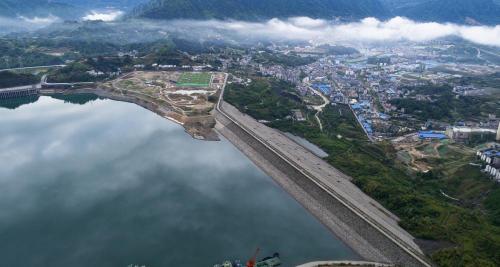 三峡大坝投资多少钱（投资近2000多亿的三峡大坝）