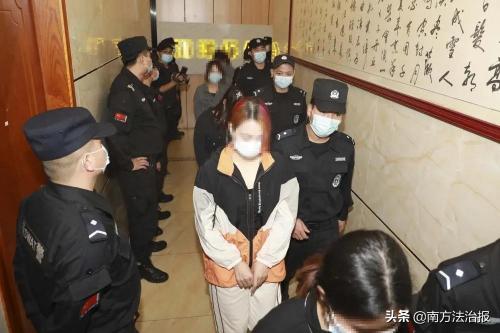 洗浴中心大保健多少钱（这群男女在）