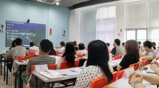 公务员面试培训班多少钱（花上万元报考公务员培训班）
