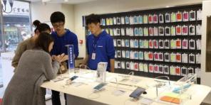 开手机店需要多少钱（网上买手机和实体店买）