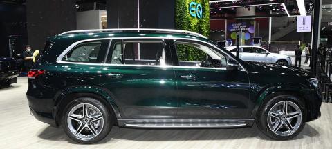 奔馳gls400多少錢一輛（養臺奔馳GLS貴嗎）