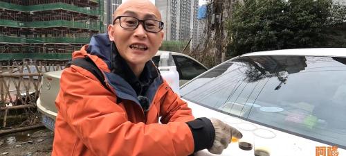 更换机油多少钱（机油变黑代表机油质量变差）