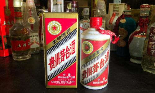 泸州品鉴酒52度多少钱（各大名酒嫡系低端酒PK）