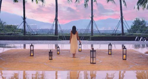 三亚旅游团报价（最近上海飞三亚机票不到300元）