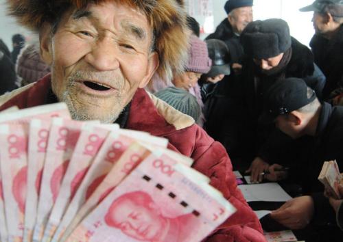60岁以上老人国家一月补贴多少钱（河南60岁以上老人补贴有多少）